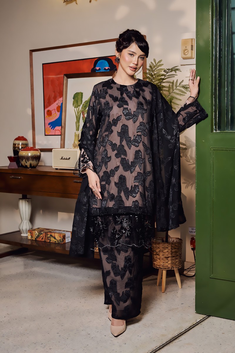 ADINDA AYU KURUNG IN BLACK