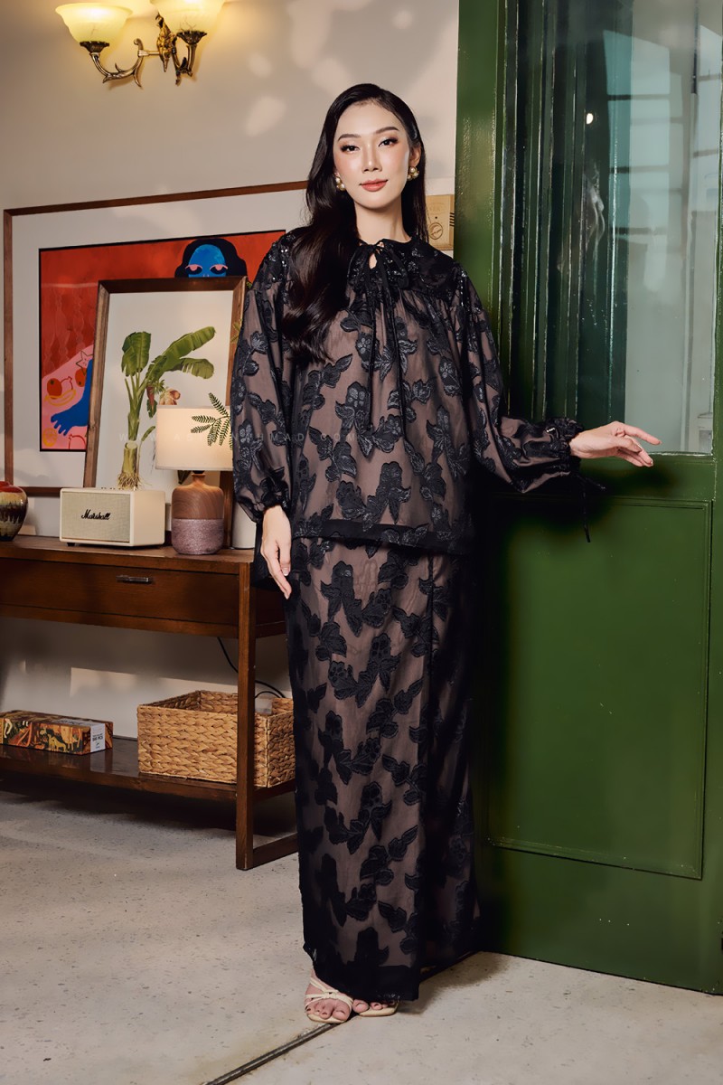 NING AYU KURUNG IN BLACK