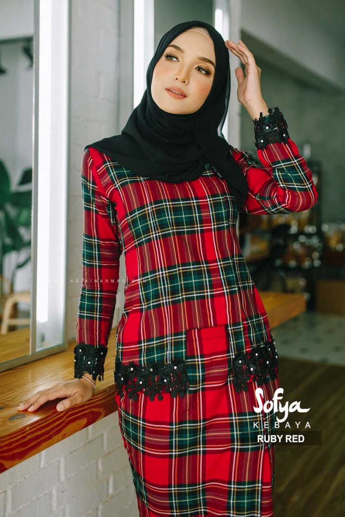 KEBAYA SOFYA in RUBY RED