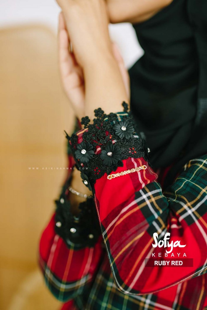 KEBAYA SOFYA in RUBY RED