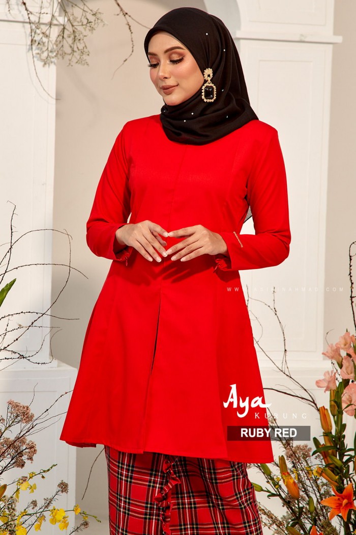 AYA KURUNG in RUBY RED