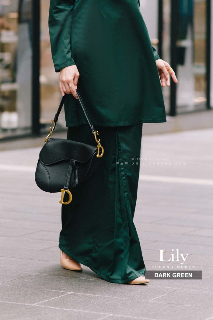 LILY KURUNG in DARK GREEN