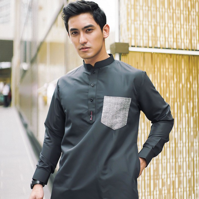KURTA THE GRANDEUR in BLACK