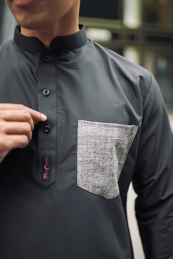 KURTA THE GRANDEUR in BLACK