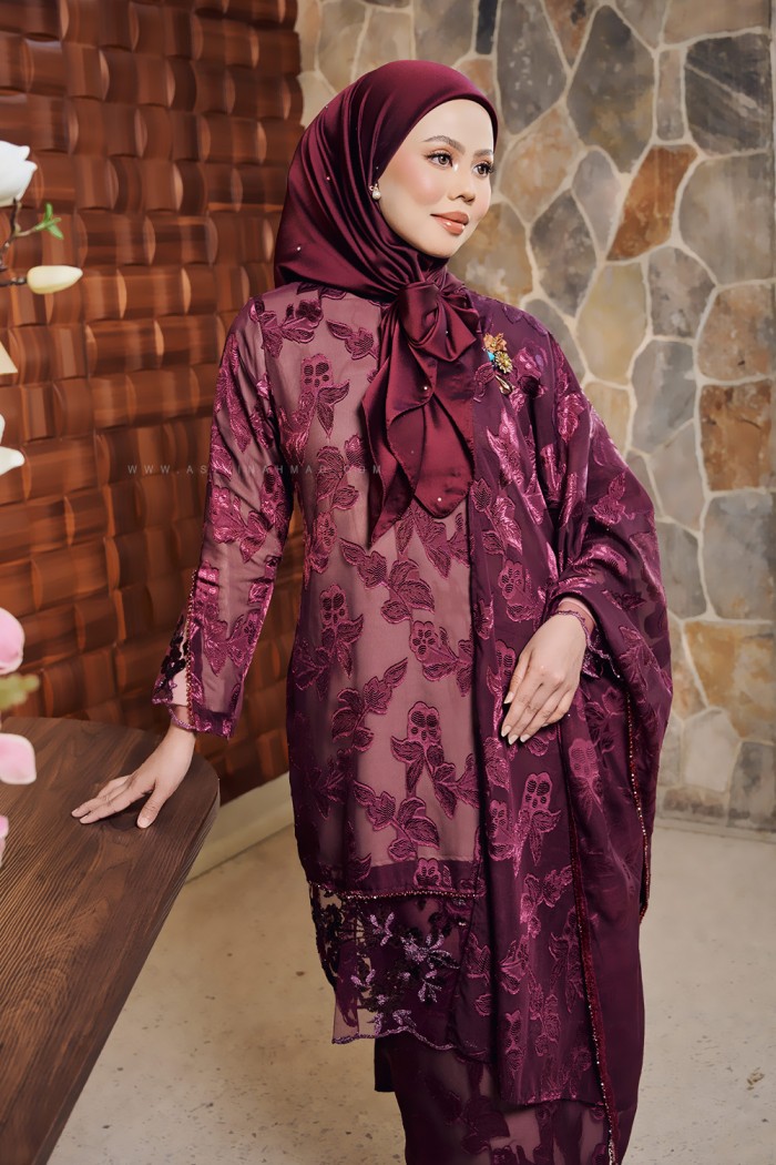 ADINDA AYU KURUNG IN BURGUNDY