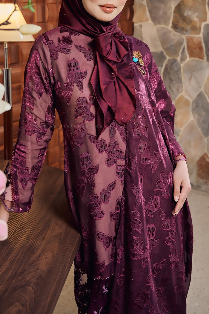 ADINDA AYU KURUNG IN BURGUNDY