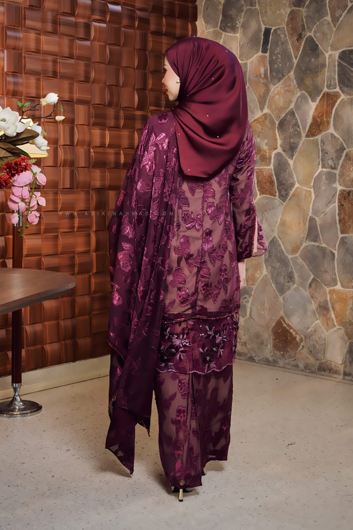 ADINDA AYU KURUNG IN BURGUNDY