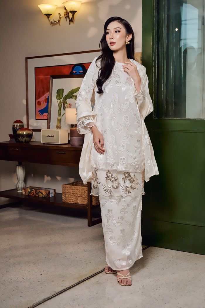 ADINDA AYU KURUNG IN OFF WHITE