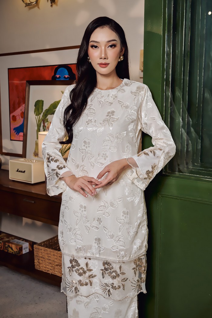 ADINDA AYU KURUNG IN OFF WHITE