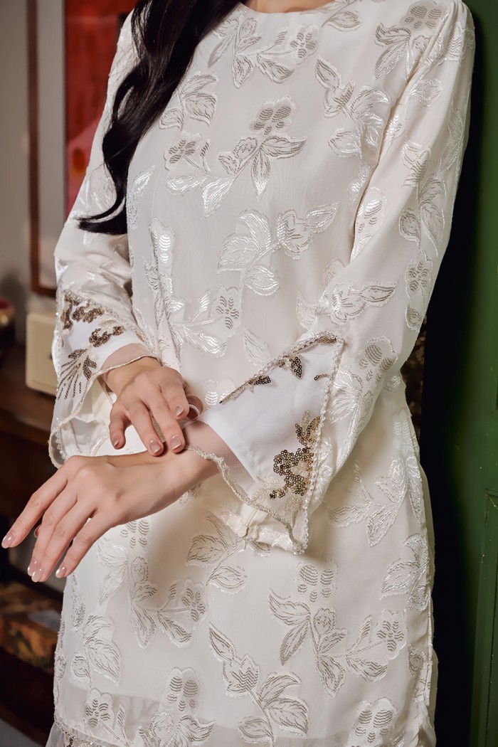 ADINDA AYU KURUNG IN OFF WHITE