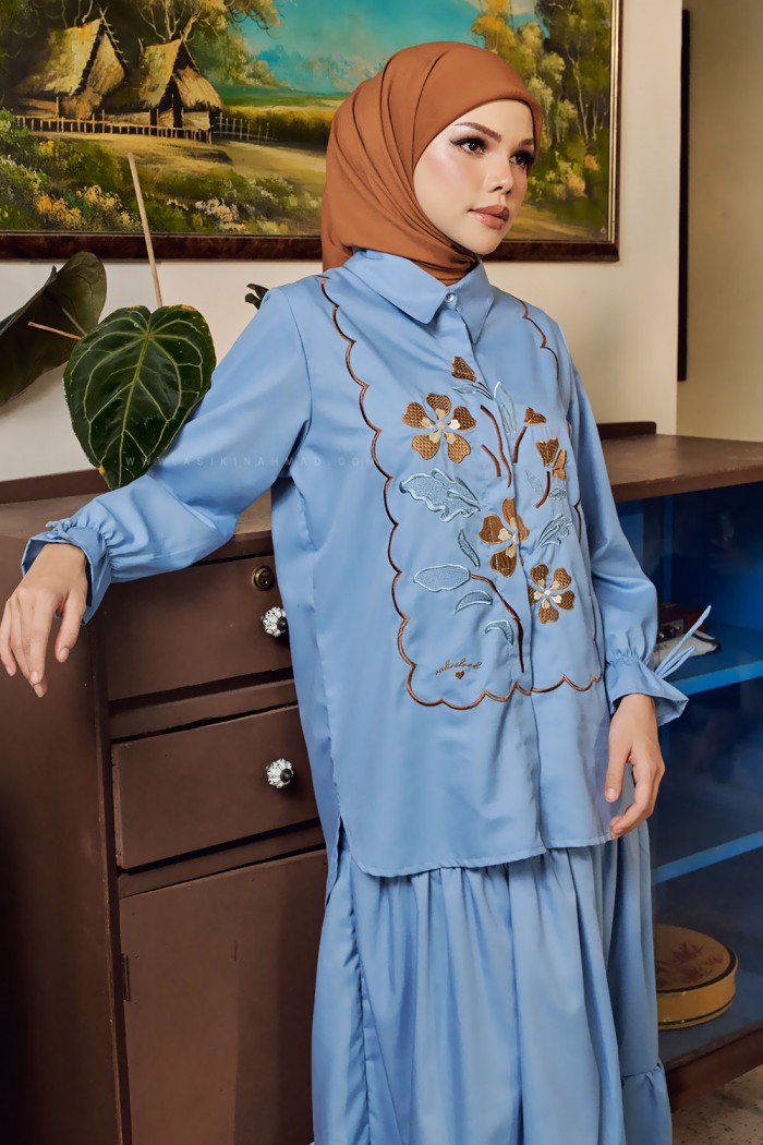 AUREL TOP IN BABY BLUE