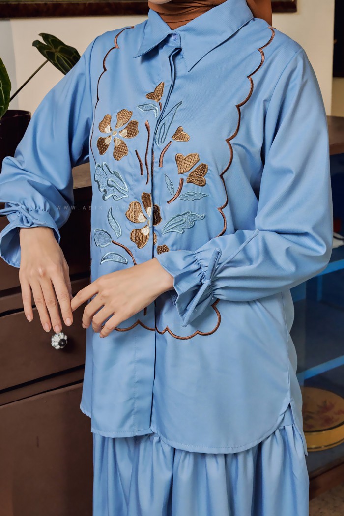 AUREL TOP IN BABY BLUE