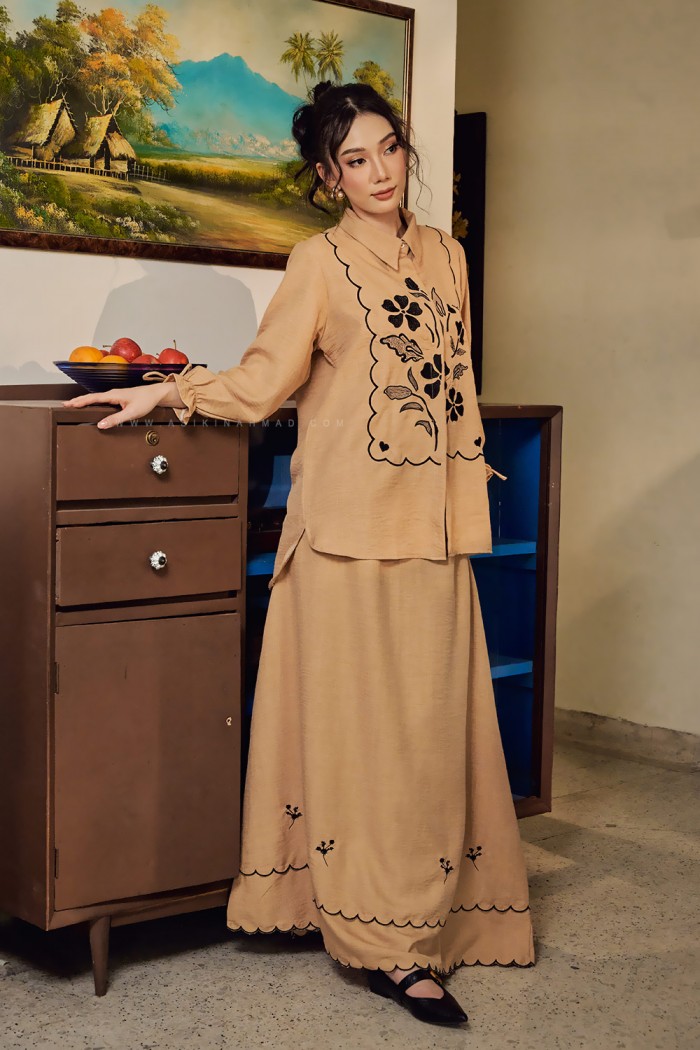 AUREL WEAR IN LIGHT BROWN-001