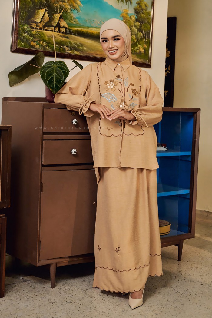 AUREL TOP IN LIGHT BROWN - 002