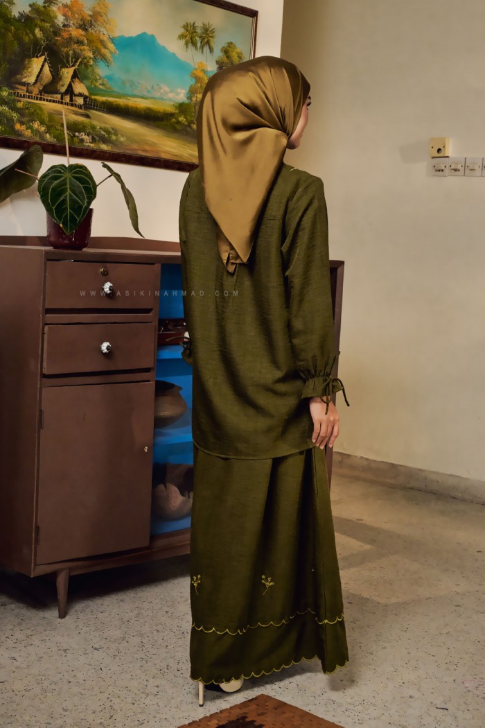 AUREL TOP IN OLIVE