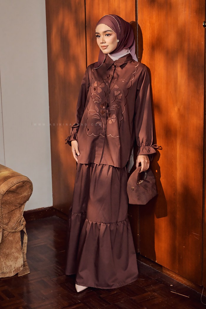 AUREL TOP IN RICH BROWN