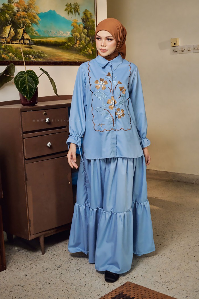 AUREL SKIRT IN BABY BLUE