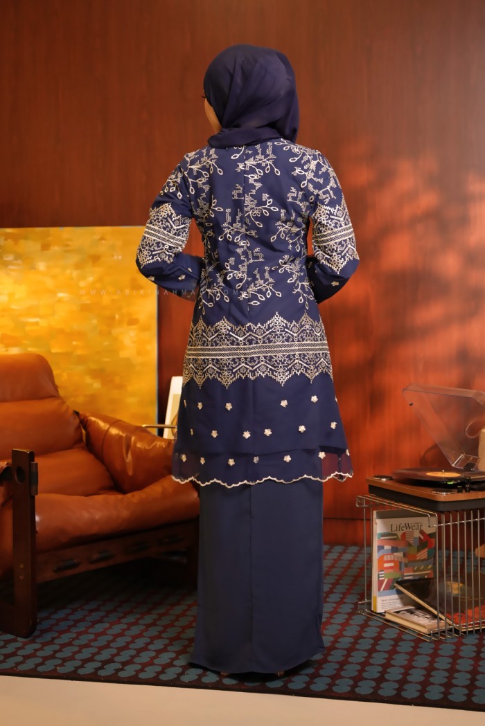 CENDANA KEBARUNG LACE IN NAVY BLUE