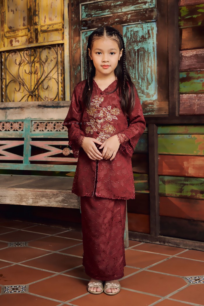 CIK SEROJA KIDS IN MAROON