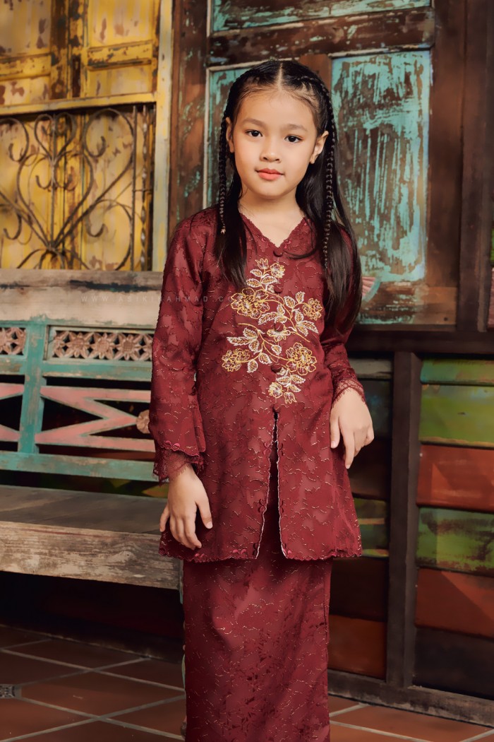 CIK SEROJA KIDS IN MAROON