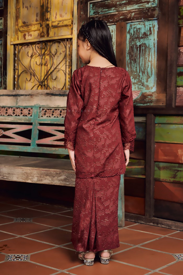 CIK SEROJA KIDS IN MAROON