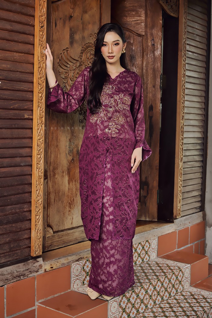 CIK SEROJA KEBARUNG IN BURGUNDY