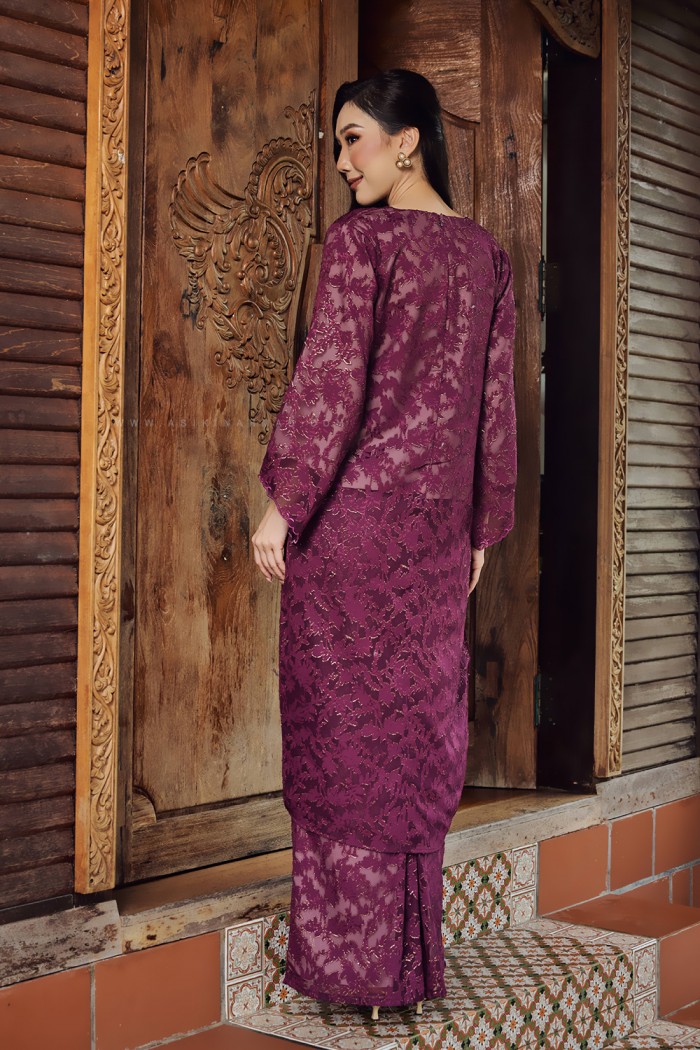 CIK SEROJA KEBARUNG IN BURGUNDY