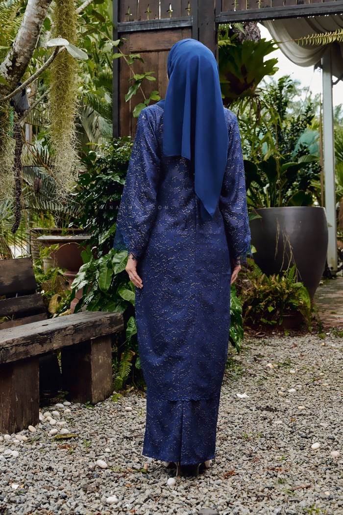 CIK SEROJA KEBARUNG IN NAVY BLUE