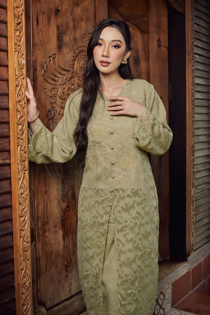 CIK SEROJA KEBARUNG IN SAGE GREEN