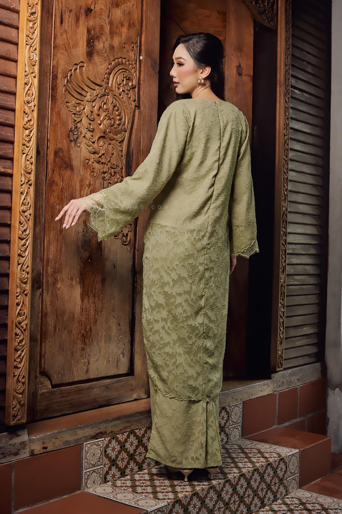 CIK SEROJA KEBARUNG IN SAGE GREEN