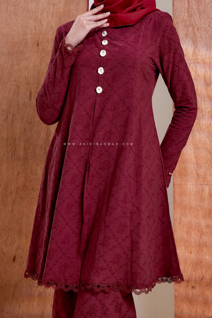 DAYANG KEBARUNG in MAROON