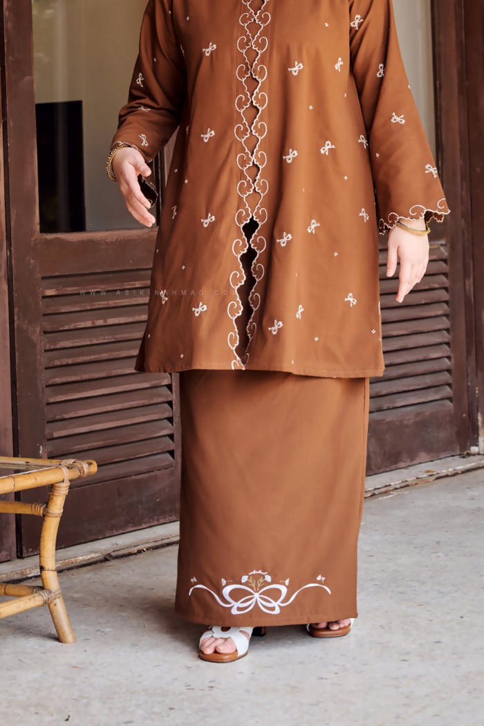 HANNA KEBARUNG IN BROWN