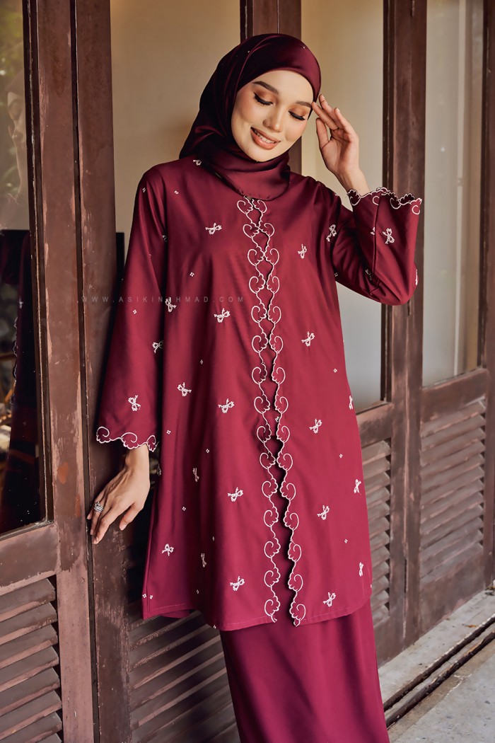 HANNA KEBARUNG IN BURGUNDY