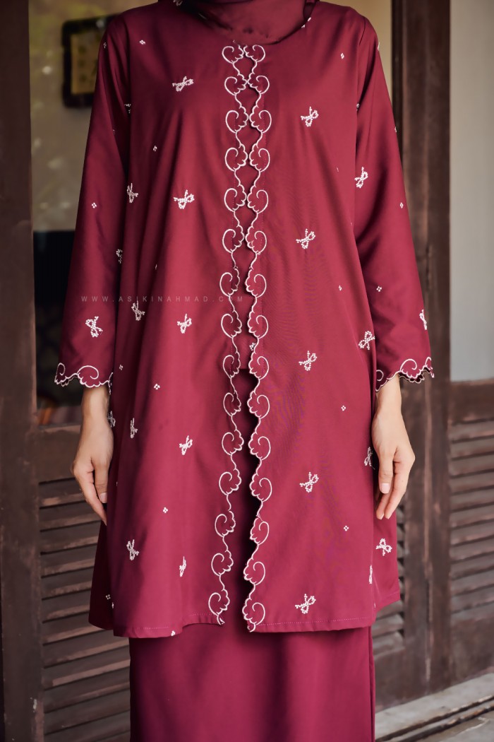 HANNA KEBARUNG IN BURGUNDY