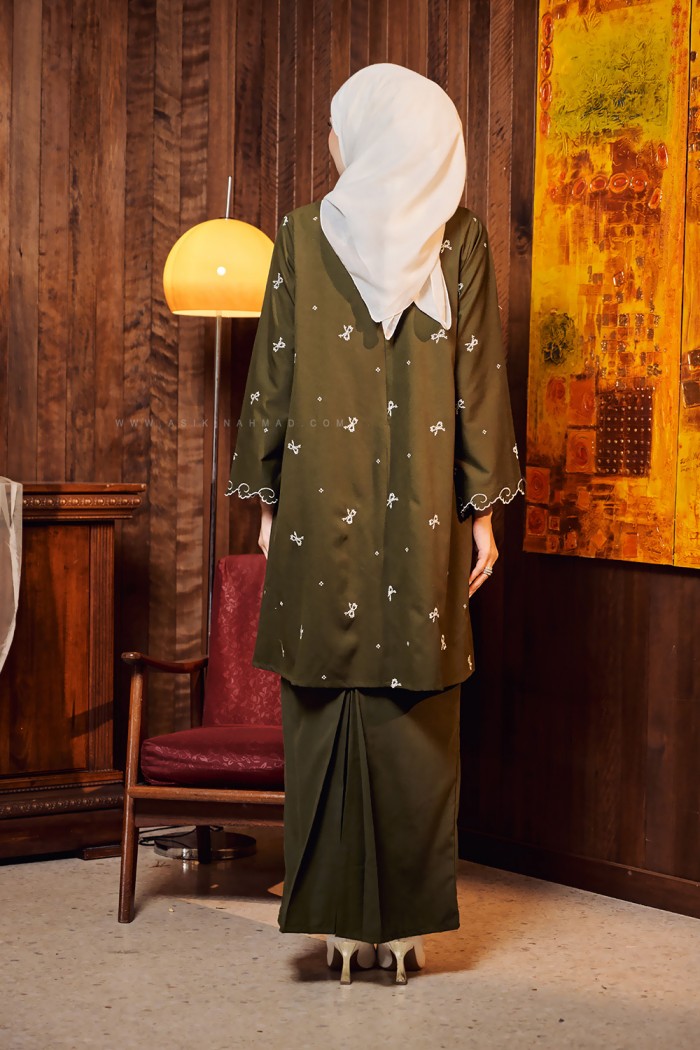 HANNA KEBARUNG IN OLIVE