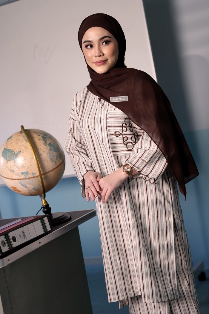 LA VIDA STRIPES KURUNG IN BROWN