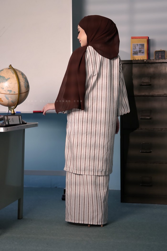 LA VIDA STRIPES KURUNG IN BROWN
