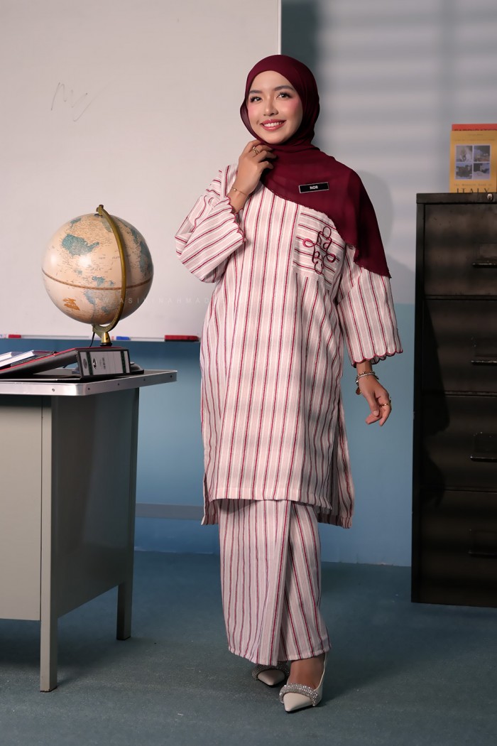 LA VIDA STRIPES KURUNG IN RED