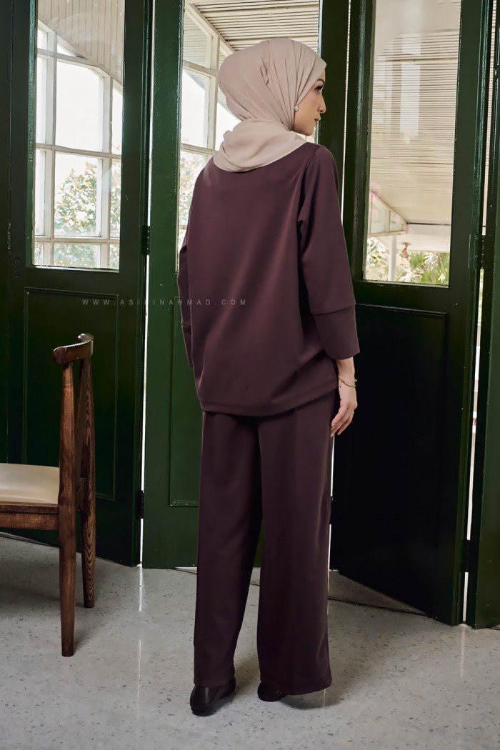 LESTARI TOP IN RICH BROWN