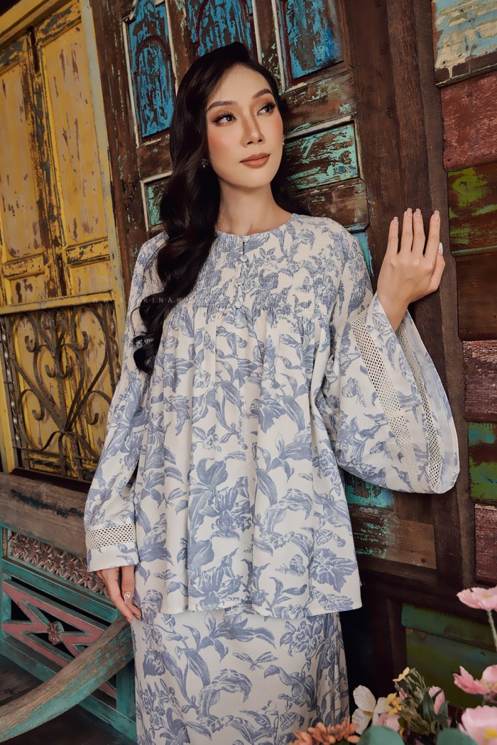 LINEN BAYU PRINTED KURUNG IN PORCELIAN BLUE