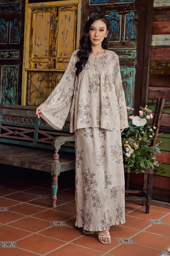 LINEN BAYU PRINTED KURUNG IN HERITAGE GREY