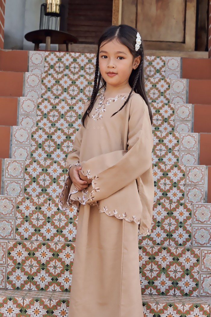 LINEN LAILA KIDS IN LIGHT BROWN