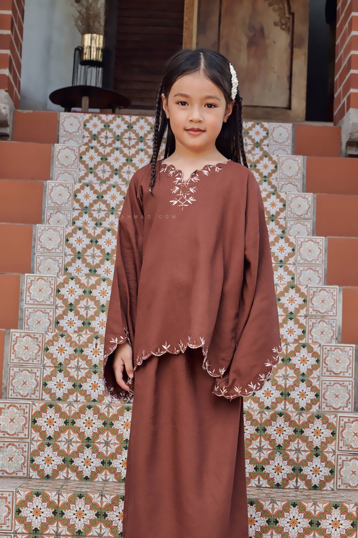 LINEN LAILA KIDS IN RICH BROWN