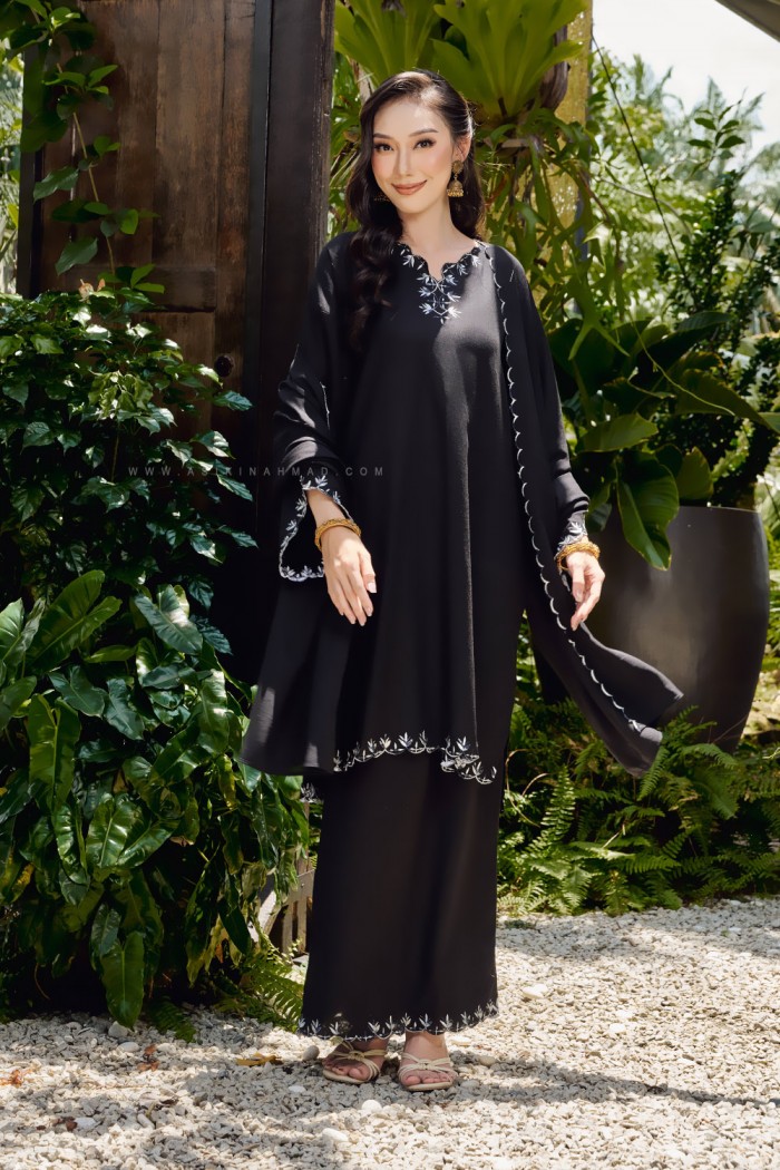 LINEN LAILA KURUNG IN BLACK
