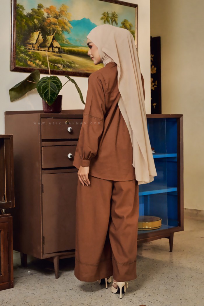 LUNARA BLOUSE IN GOLDEN BROWN