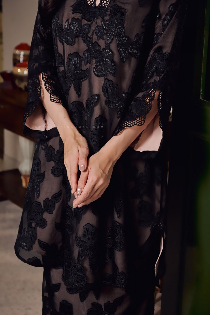 MARIANI KURUNG IN BLACK