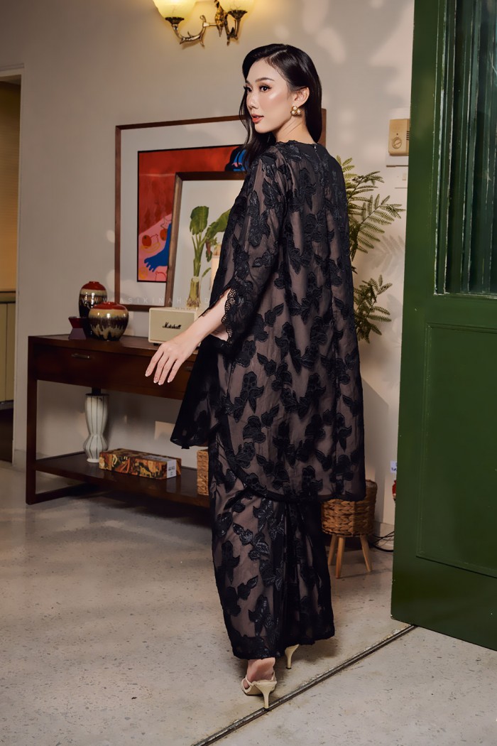 MARIANI KURUNG IN BLACK