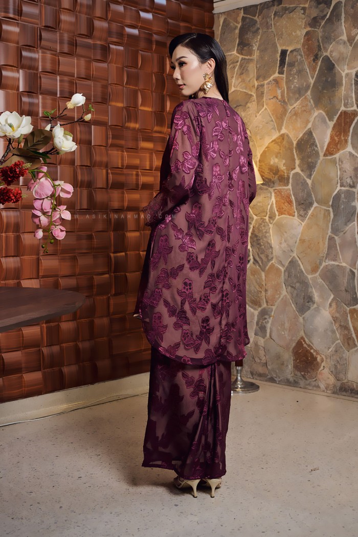 MARIANI KURUNG IN BURGUNDY