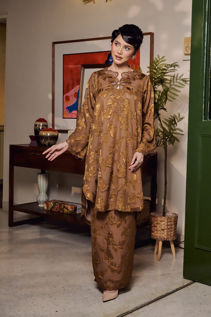 MARIANI KURUNG IN CARAMEL BROWN