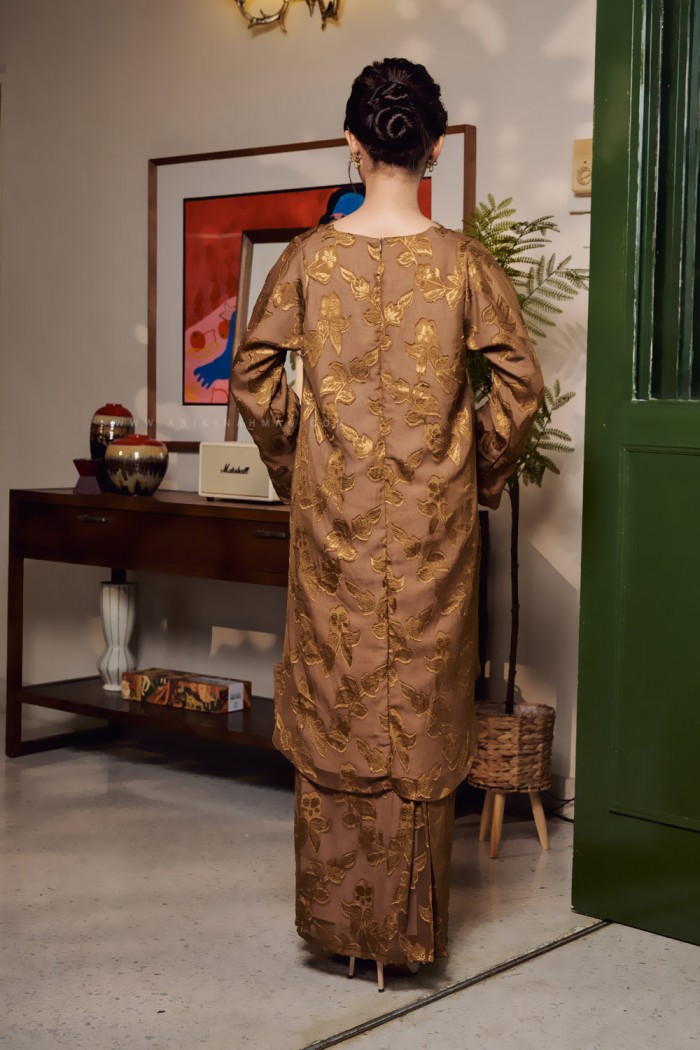 MARIANI KURUNG IN CARAMEL BROWN